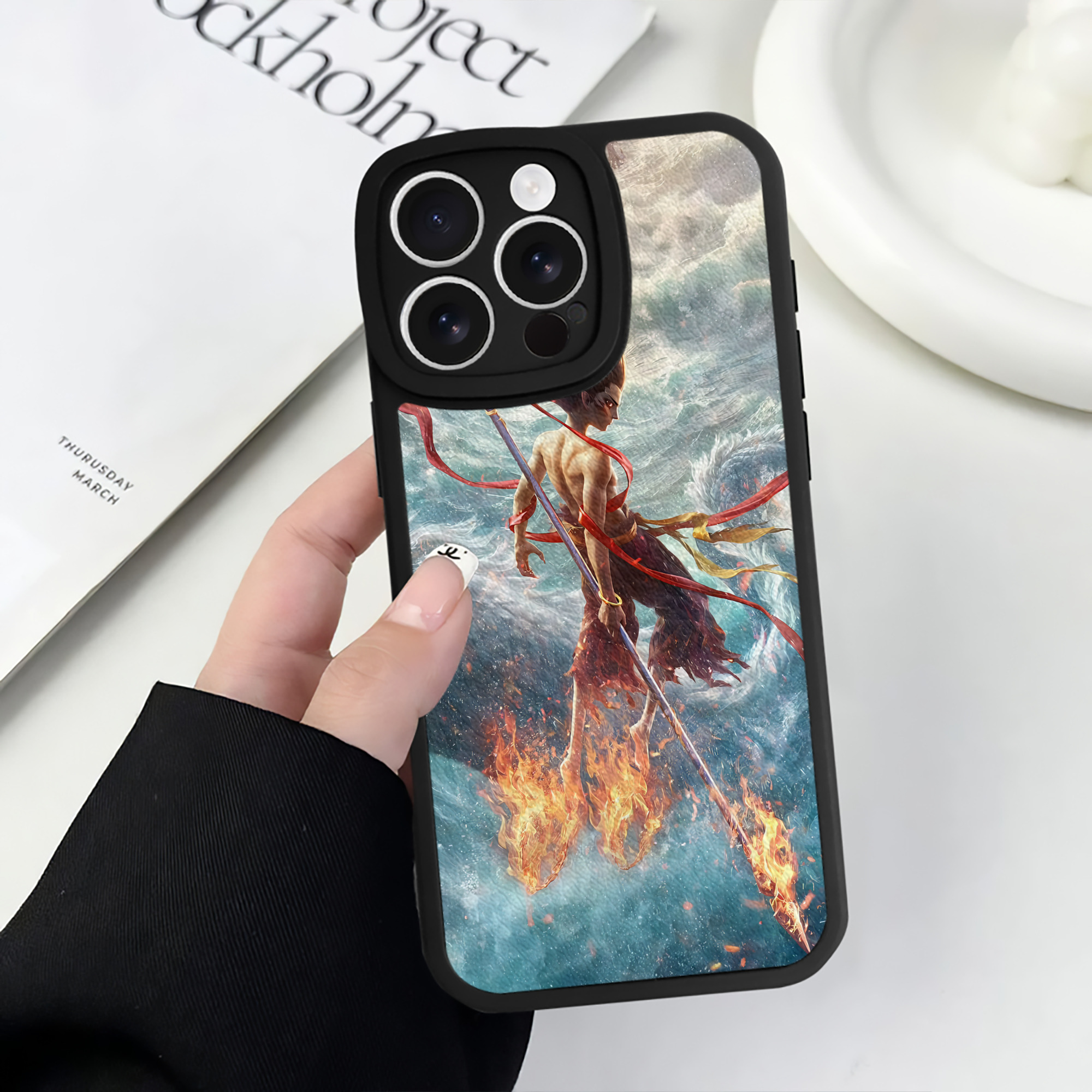 （画像用） Ne Zha 2 ナタ 魔童の大暴れ 【iPhone 16シリーズ対応】シリコンスマホケース（レザー調） 材質：シリコン